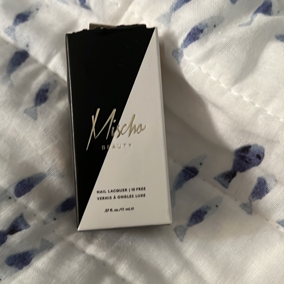Brand new in box MISCHO BEAUTY
Nail Polish in Ijama - Picture 2 of 6